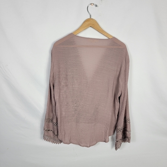 Womens Small V-Cut blouse - Picture 2 of 5